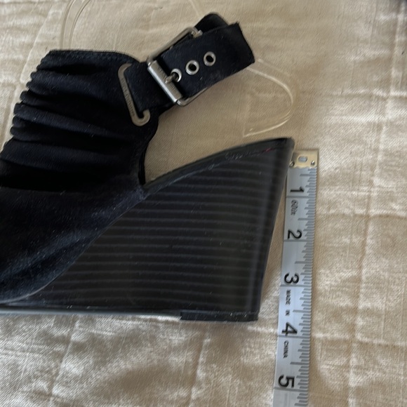 Simply Vera by Vera Wang Ruched Heeled Suede Like Sandal Size 9 - Picture 6 of 10